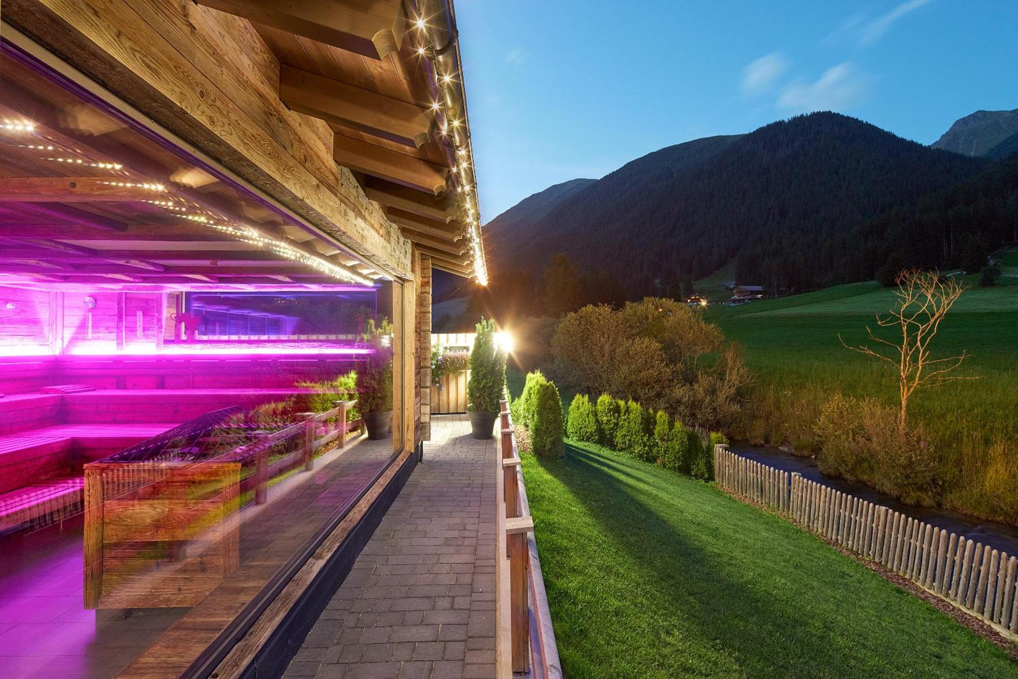 Vitalpina Hotel Magdalenahof Santa Maddalena in Casies Exterior photo
