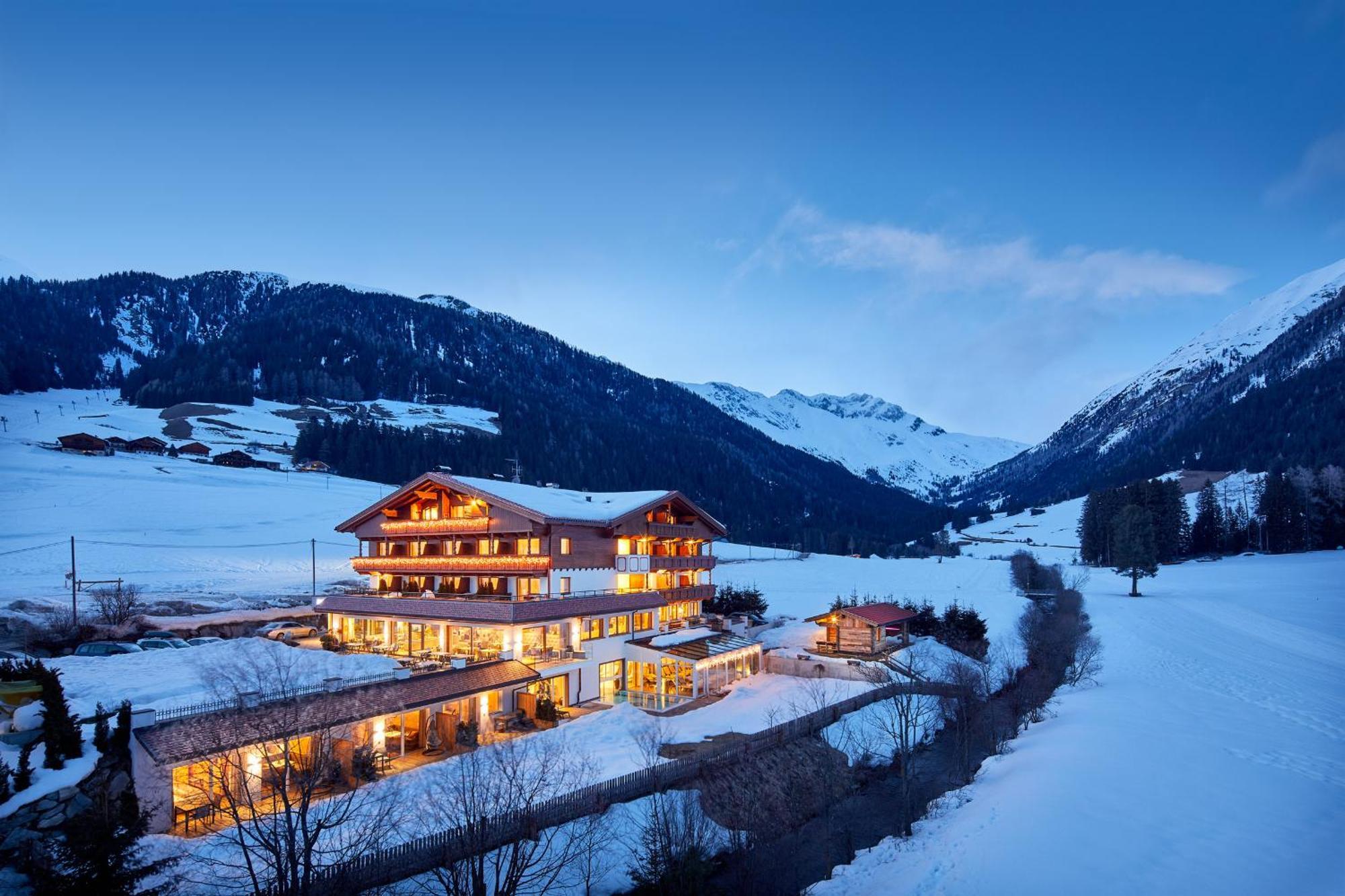 Vitalpina Hotel Magdalenahof Santa Maddalena in Casies Exterior photo