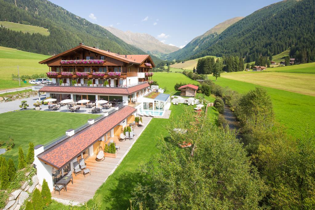 Vitalpina Hotel Magdalenahof Santa Maddalena in Casies Exterior photo
